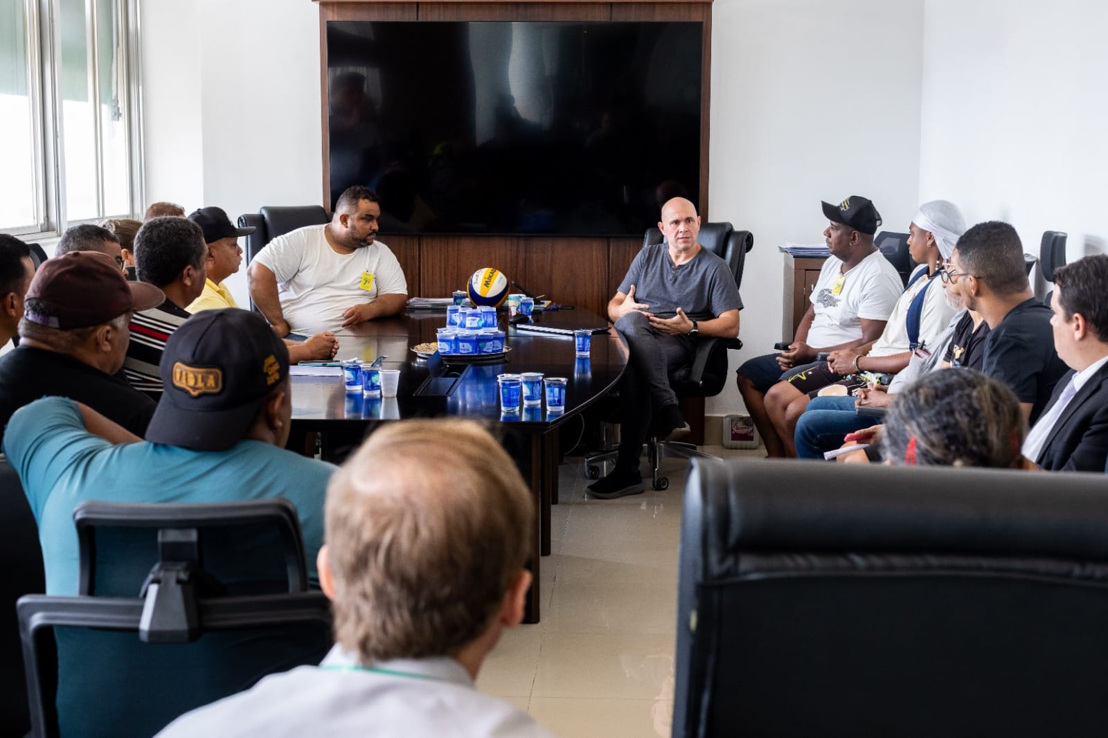 Prefeitura busca solução para garantir renda e legalidade a comerciantes de peixes do Praeirinho