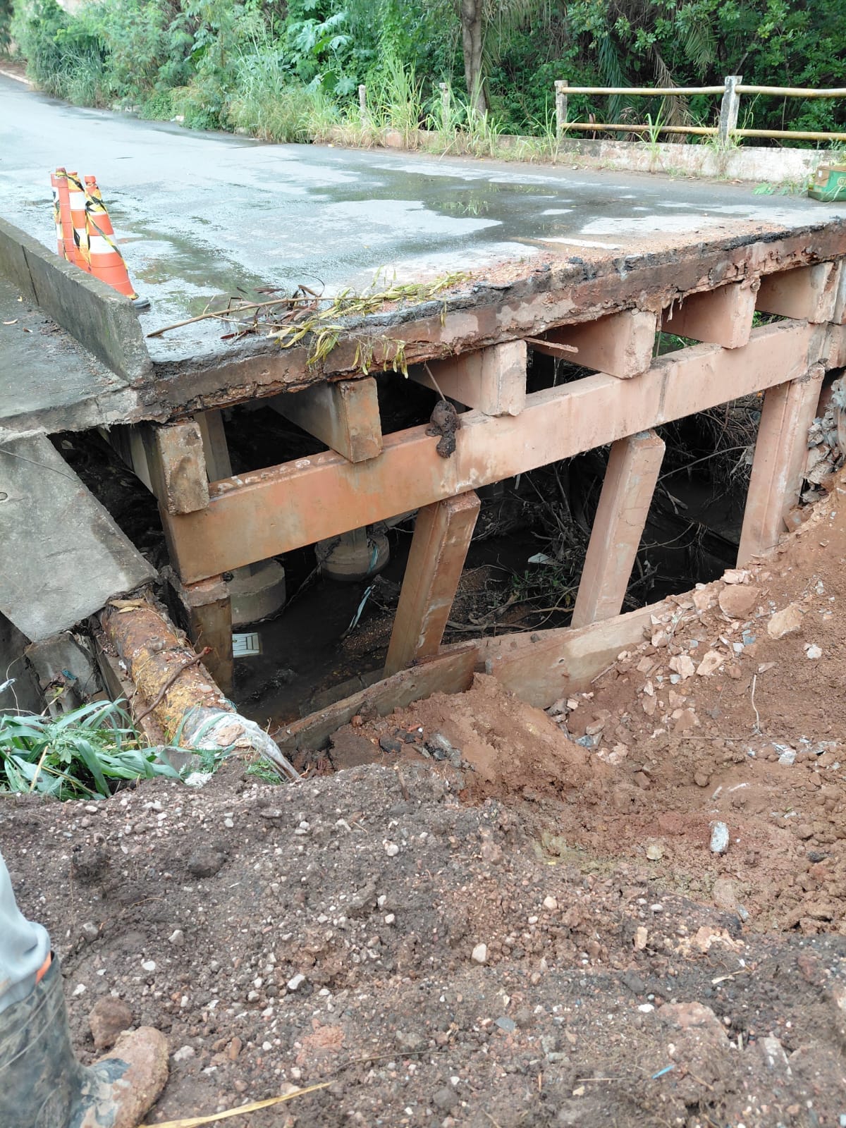 Ponte do Córrego Fundo tem estrutura comprometida e será demolida
