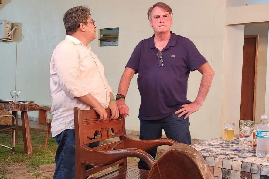 “Nunca vi prisão domiciliar com data marcada”, critica Ananias sobre decisão contra Bolsonaro