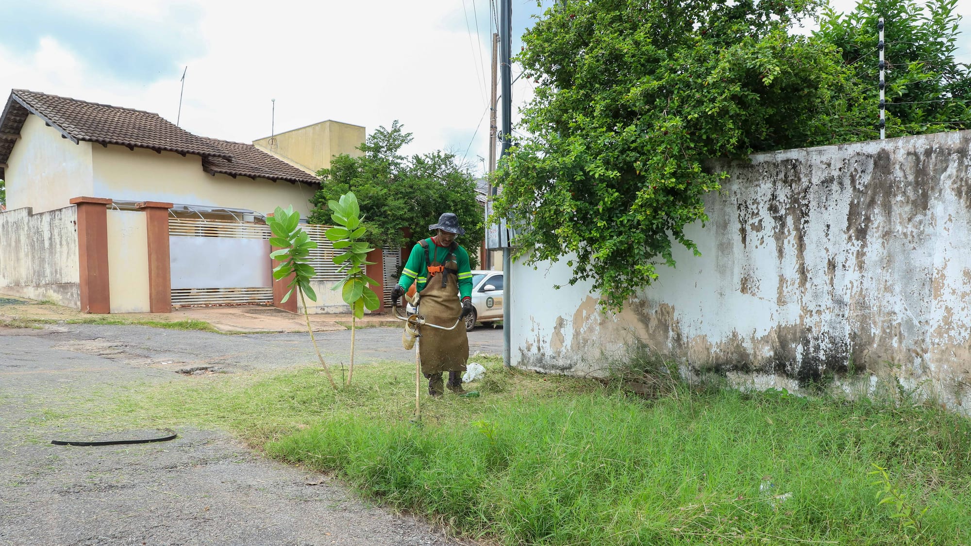 Mutirão de limpeza da Prefeitura de Várzea Grande atende mais de 100 bairros