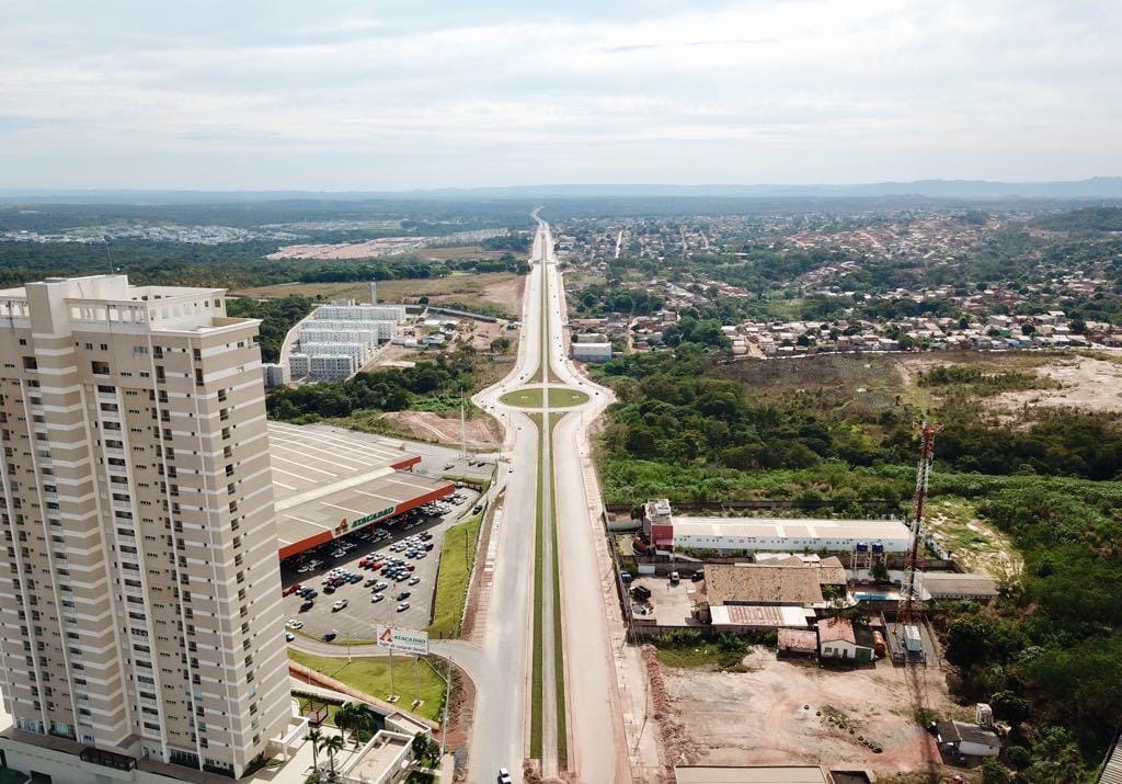 Governo lança licitação para recuperar sete avenidas de Cuiabá e Várzea Grande