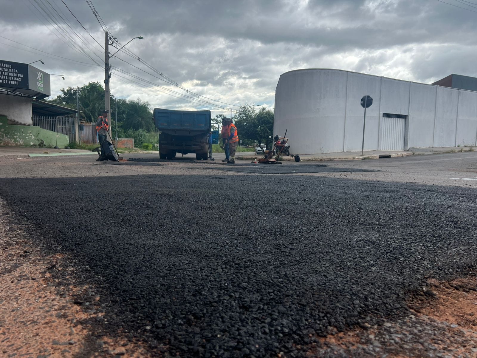 Prefeitura fecha trimestre com cerca de 10.500 buracos tapados em Cuiabá