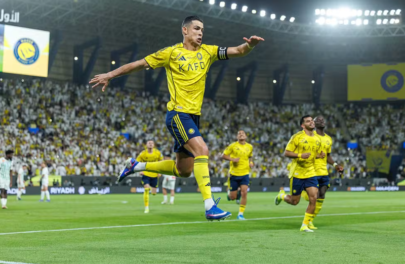 Cristiano Ronaldo faz dois gols e se aproxima dos mil gols