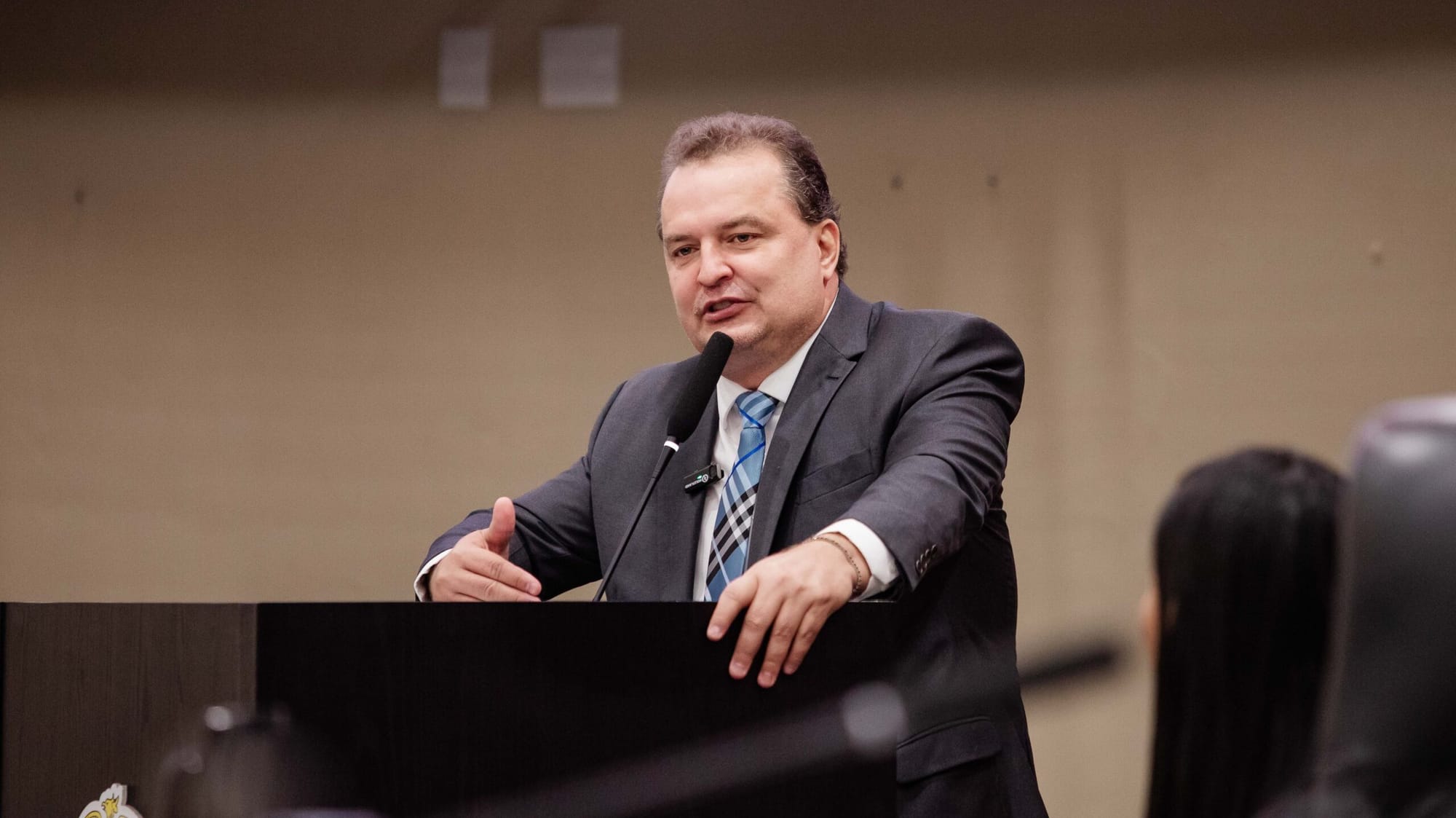 Max barra no Podemos candidatos que sobraram do PRD e mantém chapa fechada  em MT