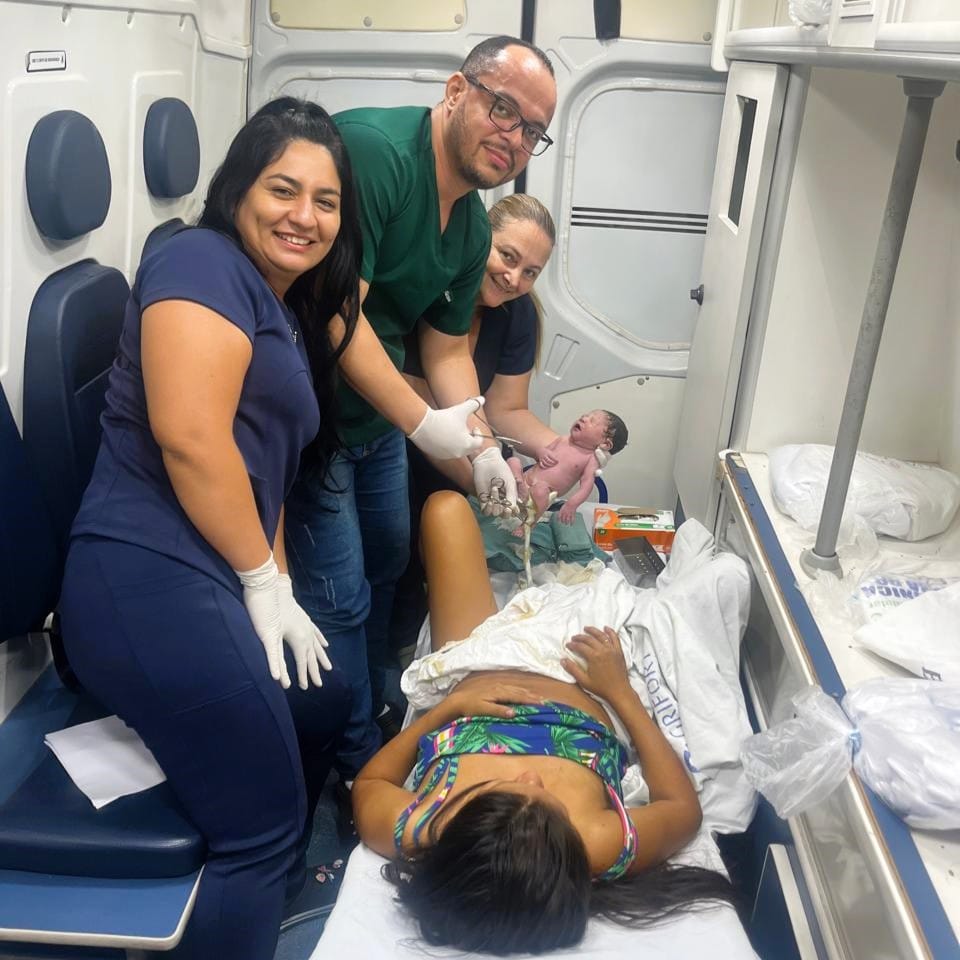 bebê nasce dentro de ambulância durante transferência em Cuiabá