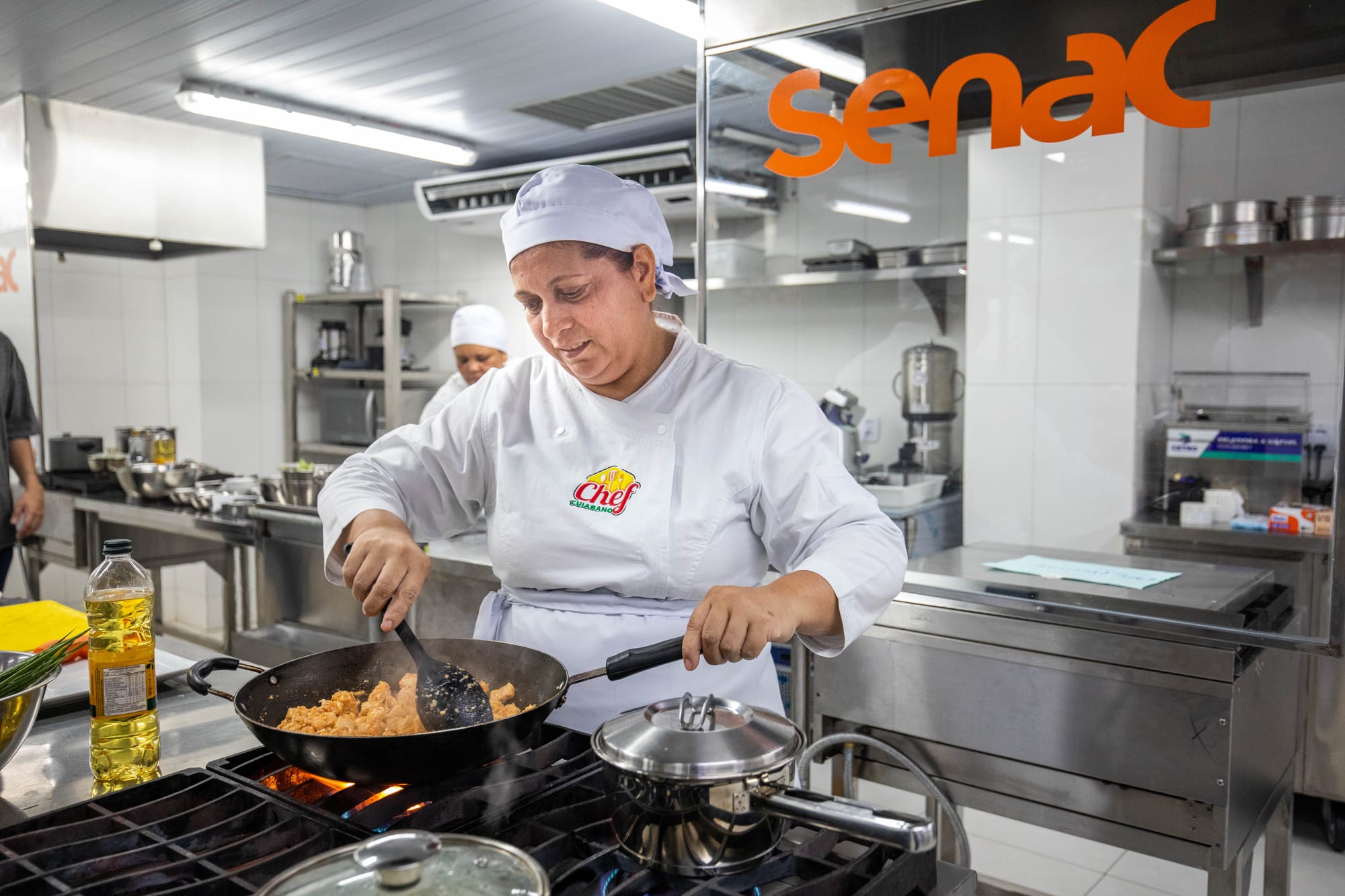 Merendeira de Cuiabá avança para concurso nacional com receita escolar