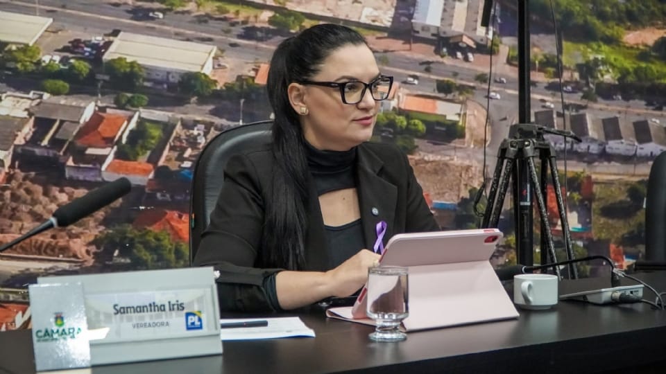 Primeira-dama confronta vice-prefeita e defende armas para mulheres