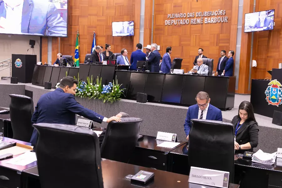 ALMT aprova adesão de MT a programa federal para conter alta do diesel