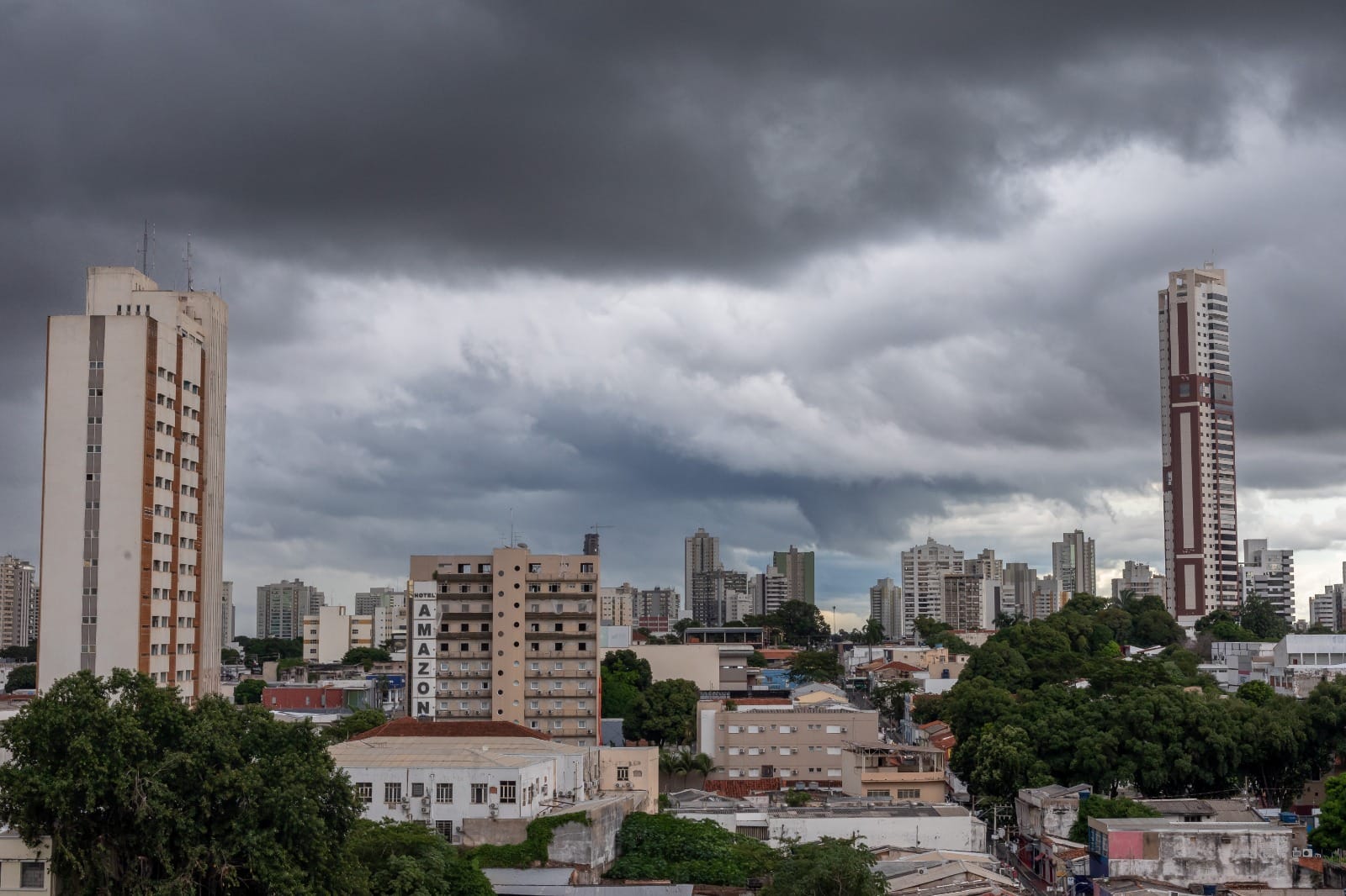 Prefeitura prepara ação para população vulnerável durante frente fria em Cuiabá