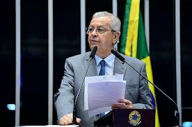 Jayme cobra definição do União Brasil e reage a aliados que "jogam contra"