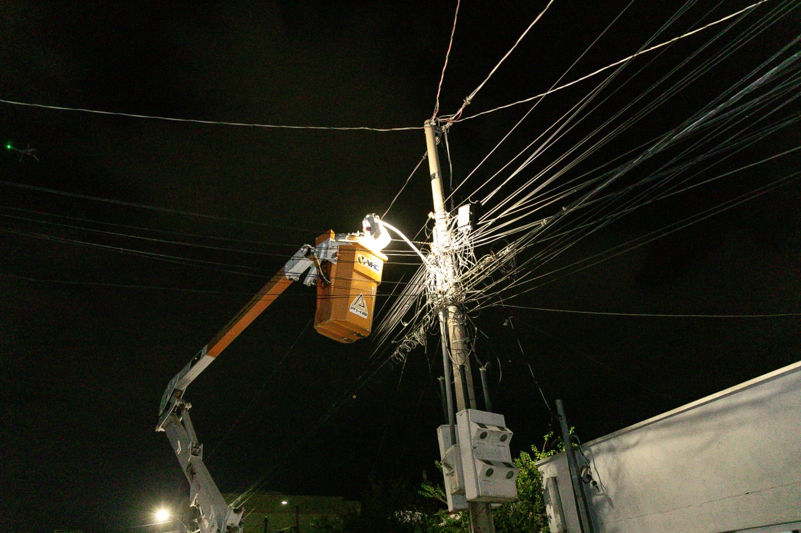 Cuiabá ultrapassa 16 mil lâmpadas de LED instaladas.