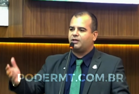Vereadores de Cuiabá discutem sobre quem é o mais "puxa saco" de Abilio