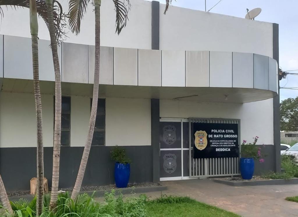 Após 22 anos foragida, mulher acusada de matar a própria filha é presa em Cuiabá
