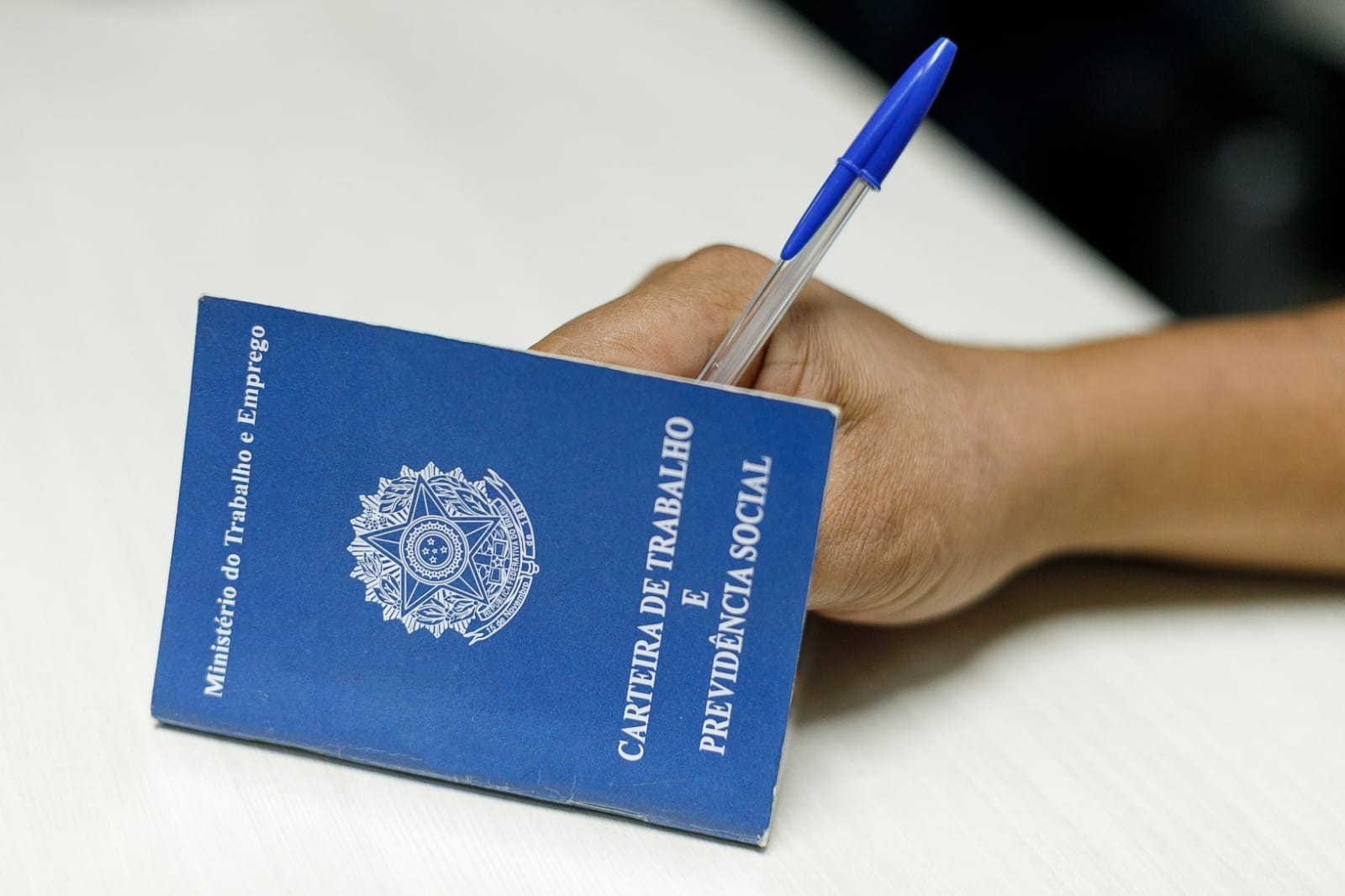 Cuiabá oferece 39 vagas para servente de obras; 33 sem necessidade de experiência