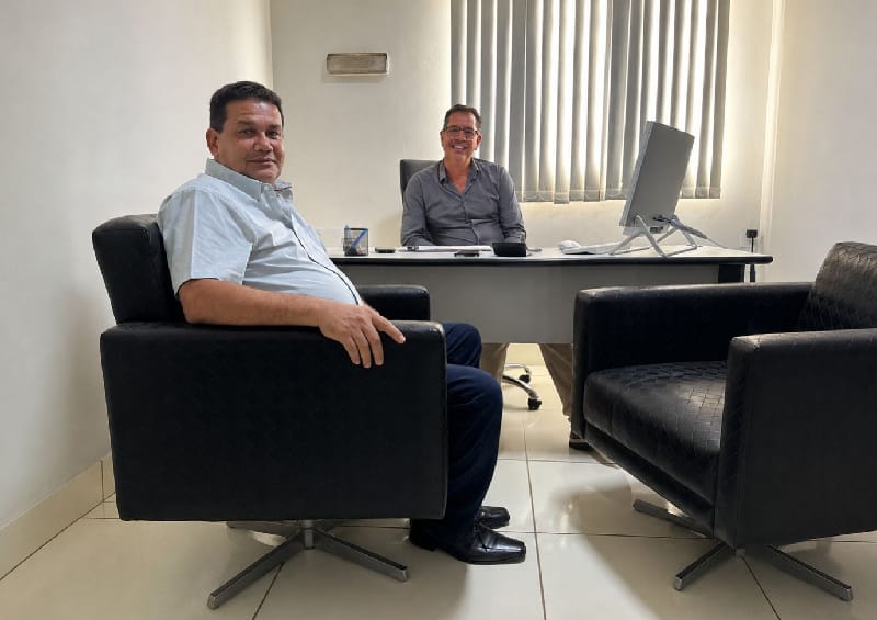 Presidente da Câmara de VG visita indústria de estofados e colchões no Paiaguás