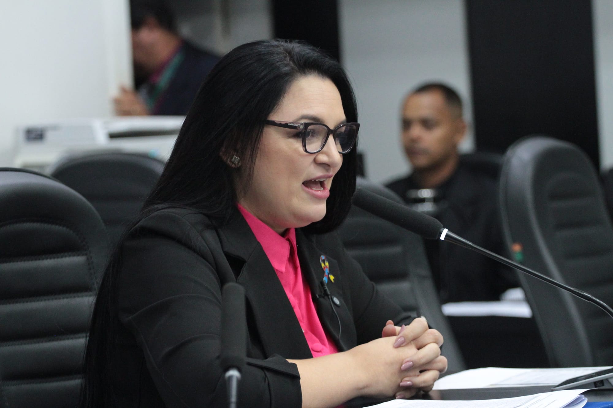 Samantha reage a críticas e compara Maysa e Katiuscia à deputada Maria do Rosário