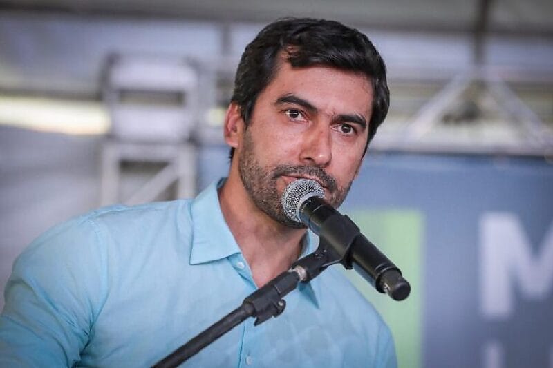 “Não me omiti”, diz prefeito após ser citado como alvo central de operação