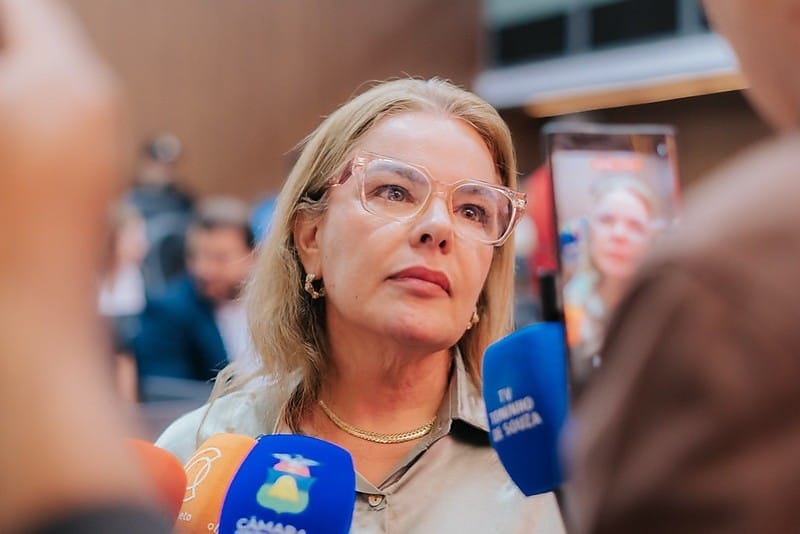 Justiça barra votação que poderia viabilizar reeleição de Paula Calil na Câmara