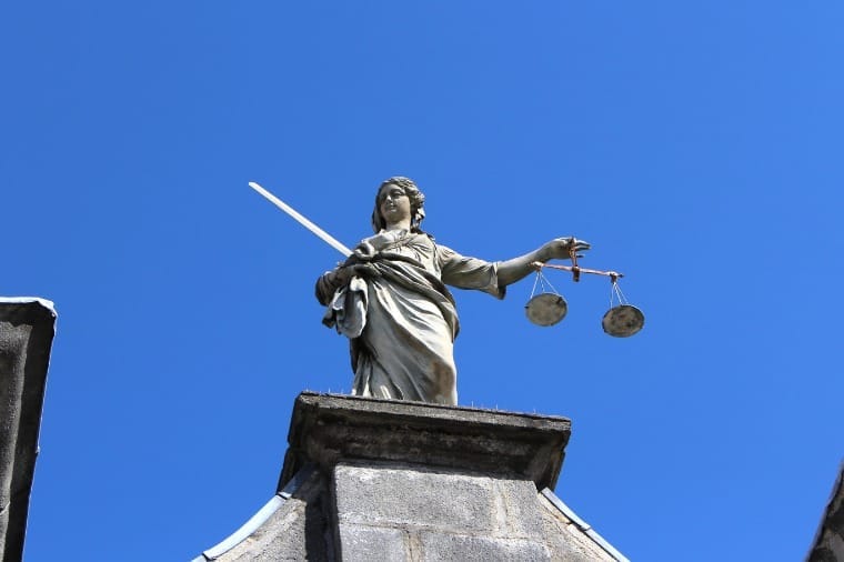 Homem que matou agente prisional após discussão por som alto é condenado a mais de 21 anos de prisão