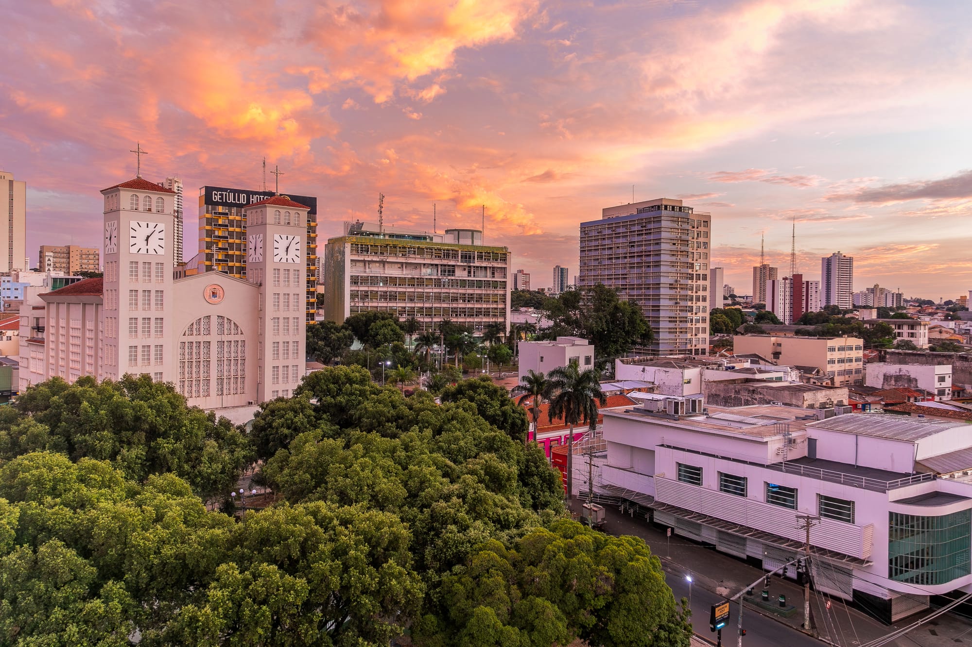 Cuiabá injeta R$ 148,8 milhões na economia com pagamento dos servidores