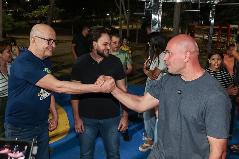 Pivetta e Abílio postam vídeo juntos durante vistoria em espaço de esporte e lazer
