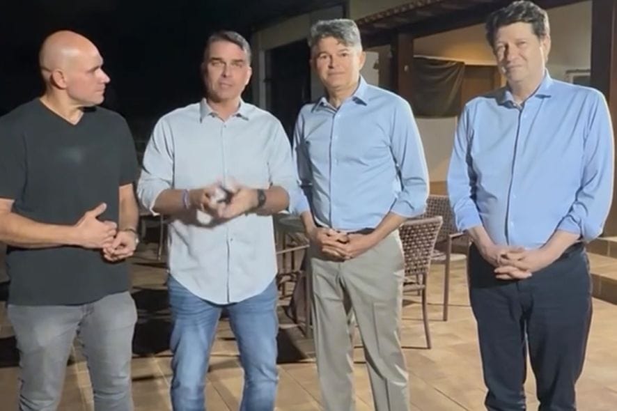Abilio reforça elo com Flávio e Medeiros, mas evita citar Wellington