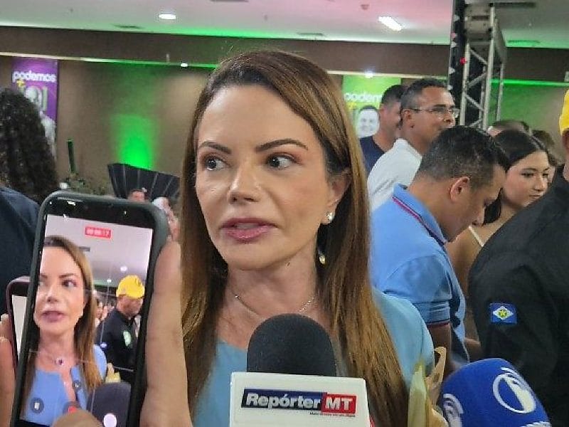 Virginia chama investigação de “velha política” e sai em defesa de procurador