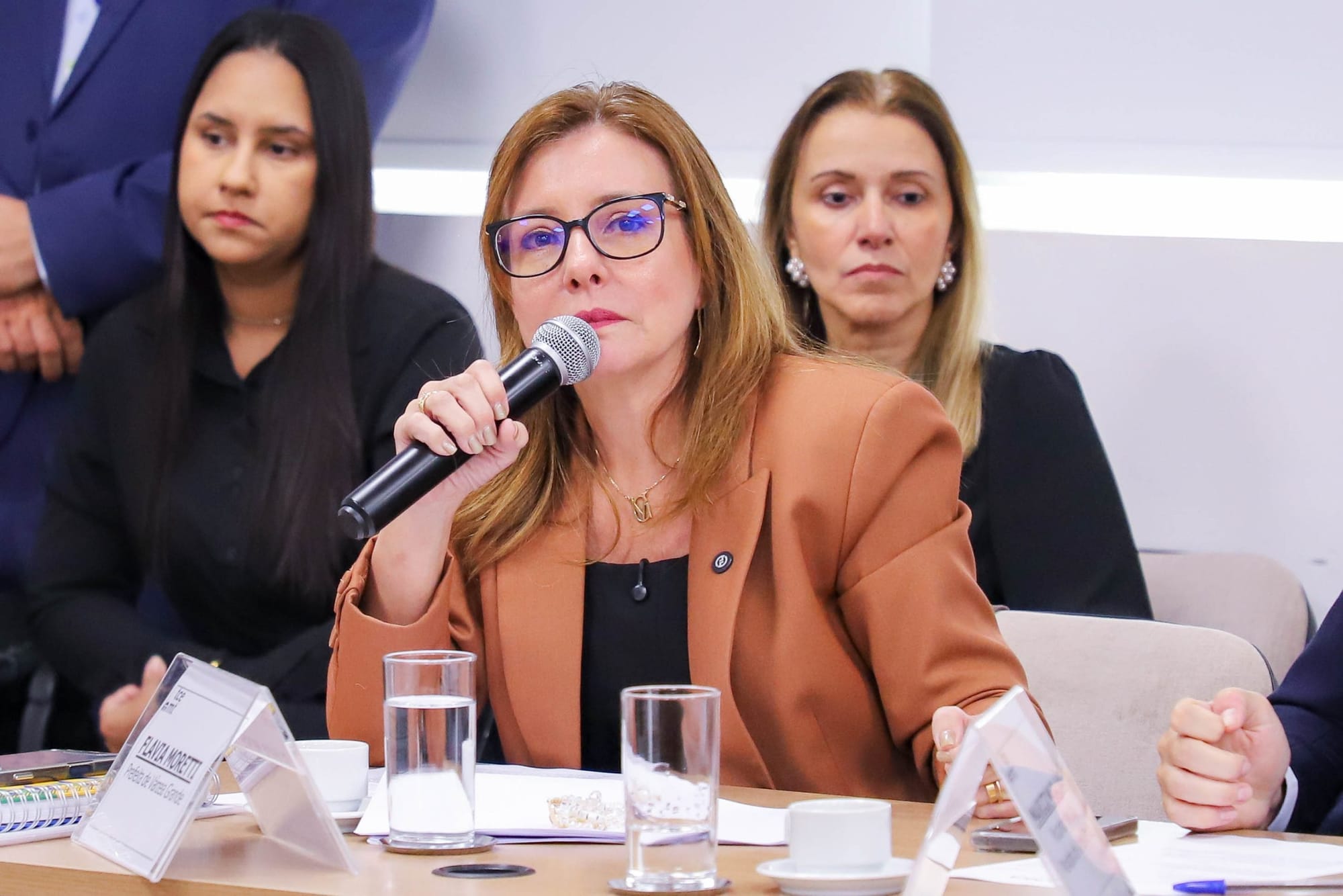 Moretti cita silêncio de vereadores e mantém Rogerinho no comando do DAE