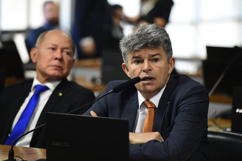 Em áudio a irmão de ministro, Medeiros diz evitar ataques ao STF