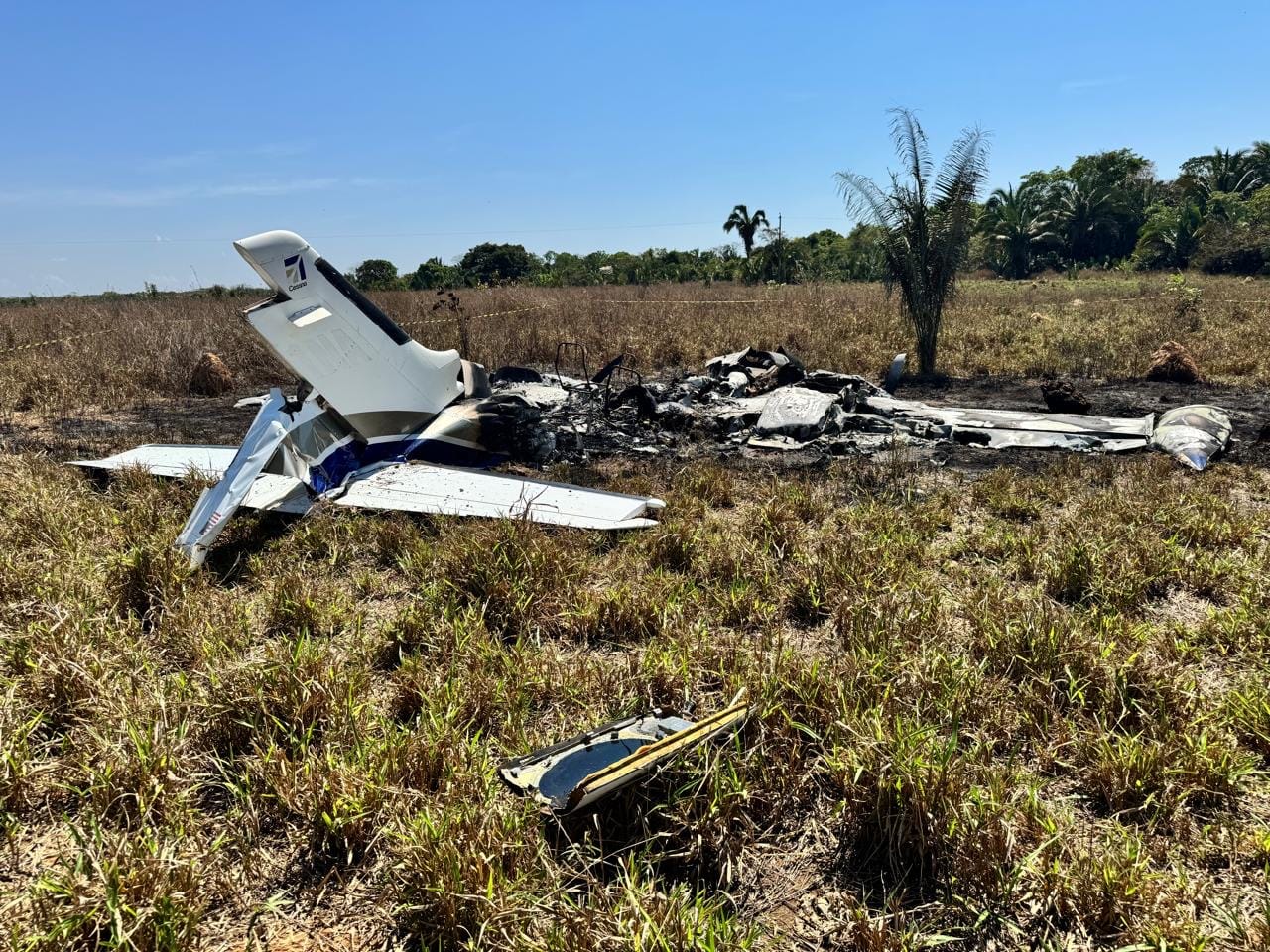 Polícia Civil investiga queda de avião que deixou três mortos em Água Boa