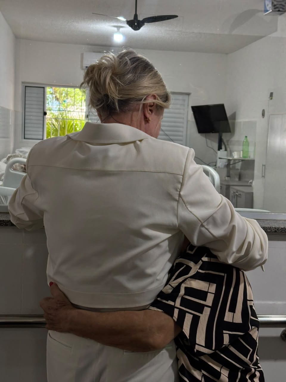 Margareth  recebe apoio da presidente do Abrigo Bom Jesus em Cuiabá