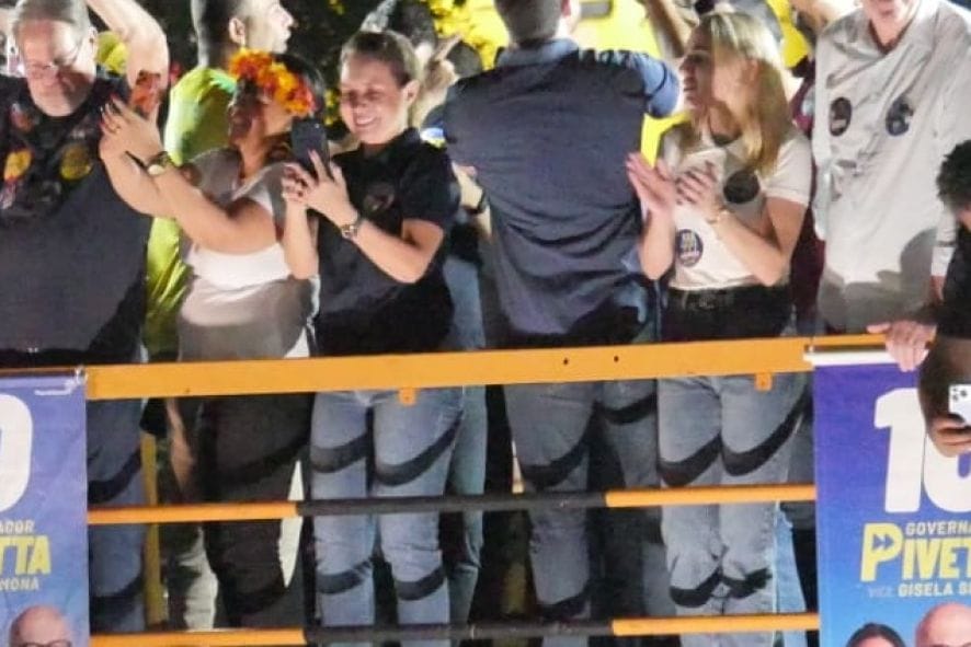 Flávia ignora candidatura de WF e sobe no palanque de Pivetta