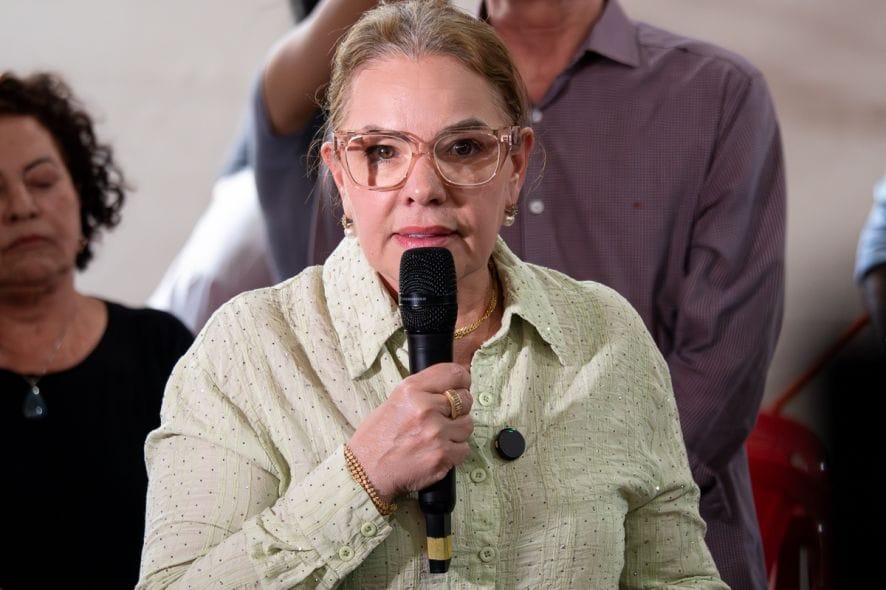 Paula adia projeto que permite reeleição e Câmara pode votar mudança antes da eleição
