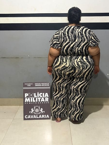 Mulher é presa por mandado e passa mal na delegacia em Nova Mutum