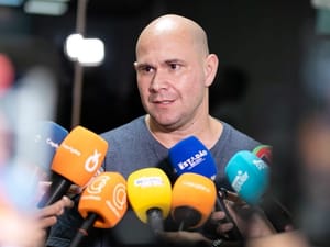 Abilio diz que Flávia venceu “na casa do Coronel” e acusa “papagaios de pirata” de articularem contra gestão