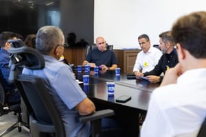 Prefeitura abre diálogo com CS Mobi para adequar contrato e ampliar benefícios à população