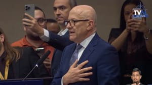 Pivetta assume Governo de Mato Grosso após renúncia de Mauro Mendes e projeta continuidade da gestão