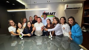 Rompido com Mauro Mendes, Botelho se filia ao MDB e declara apoio para Janaína ao Senado