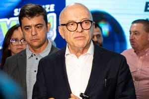“Não ouvi nenhuma declaração de apoio ao WF”, diz Pivetta sobre Flávio Bolsonaro