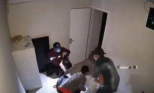 Bandidos arrombam cofre e fazem limpa em loja de celulares em Cuiabá; veja