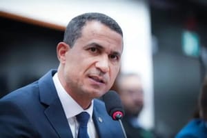 CCJ analisa proposta relatada por Coronel Assis para reduzir maioridade penal