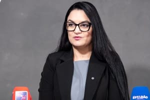 Samantha fecha portas ao MDB e afronta articulações políticas