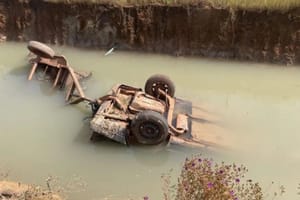 Carro cai em dreno na MT-412 e mata quatro homens em viagem para pesqueiro