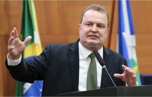 Max Russi mantém indefinição sobre disputa ao Governo