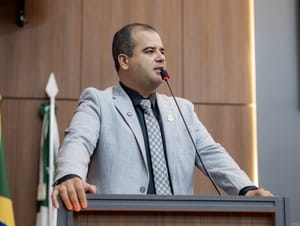 Câmara aprova PL que dá acesso aos pais nos materiais escolares das bibliotecas