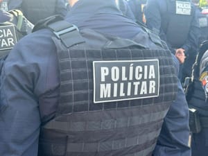 PM prende homens por provocar princípio de incêndio e pichar shopping em Cuiabá