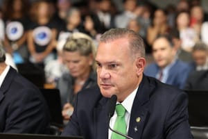 Pesquisa aponta WF na Liderança e vitória em todos os cenários de 2º turno