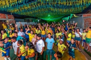 Prefeitura abre segunda etapa do Minha Rua Show de Bola e vai premiar quatro bairros com telões