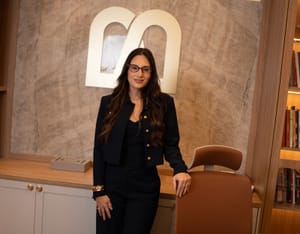 Consultora de MT ministra palestra e lança obra sobre comunicação política no COMPOL Brasil