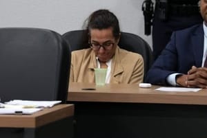 Bióloga que matou dois atropelados em frente a boate é condenada a 6 anos por júri